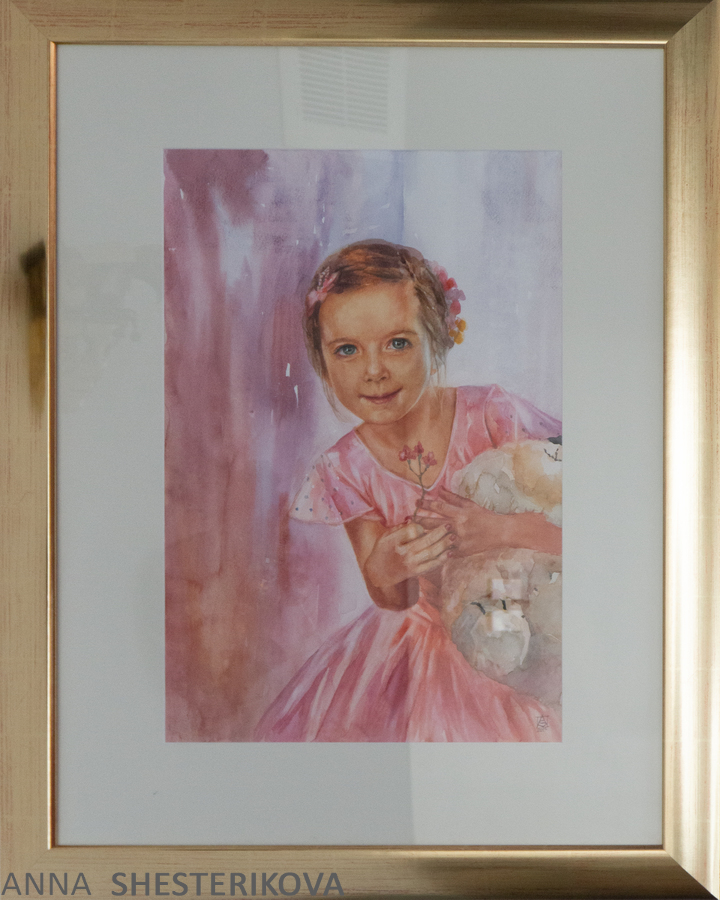 Портрет девочки в розовом платье